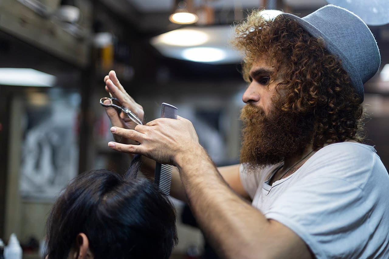 Corte y arreglo de barba en Barberes Gijón